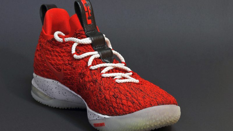 Op zoek naar nieuwe basketbalschoenen? Waar moet je op letten?