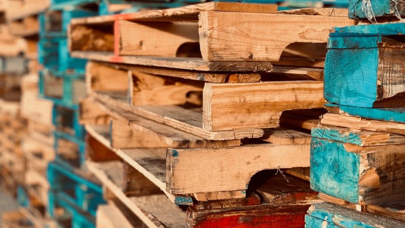 Waar moet je op letten bij het inpakken van pallets?