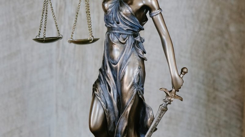 Wat is het verschil tussen een incasso-jurist en een incasso-advocaat?