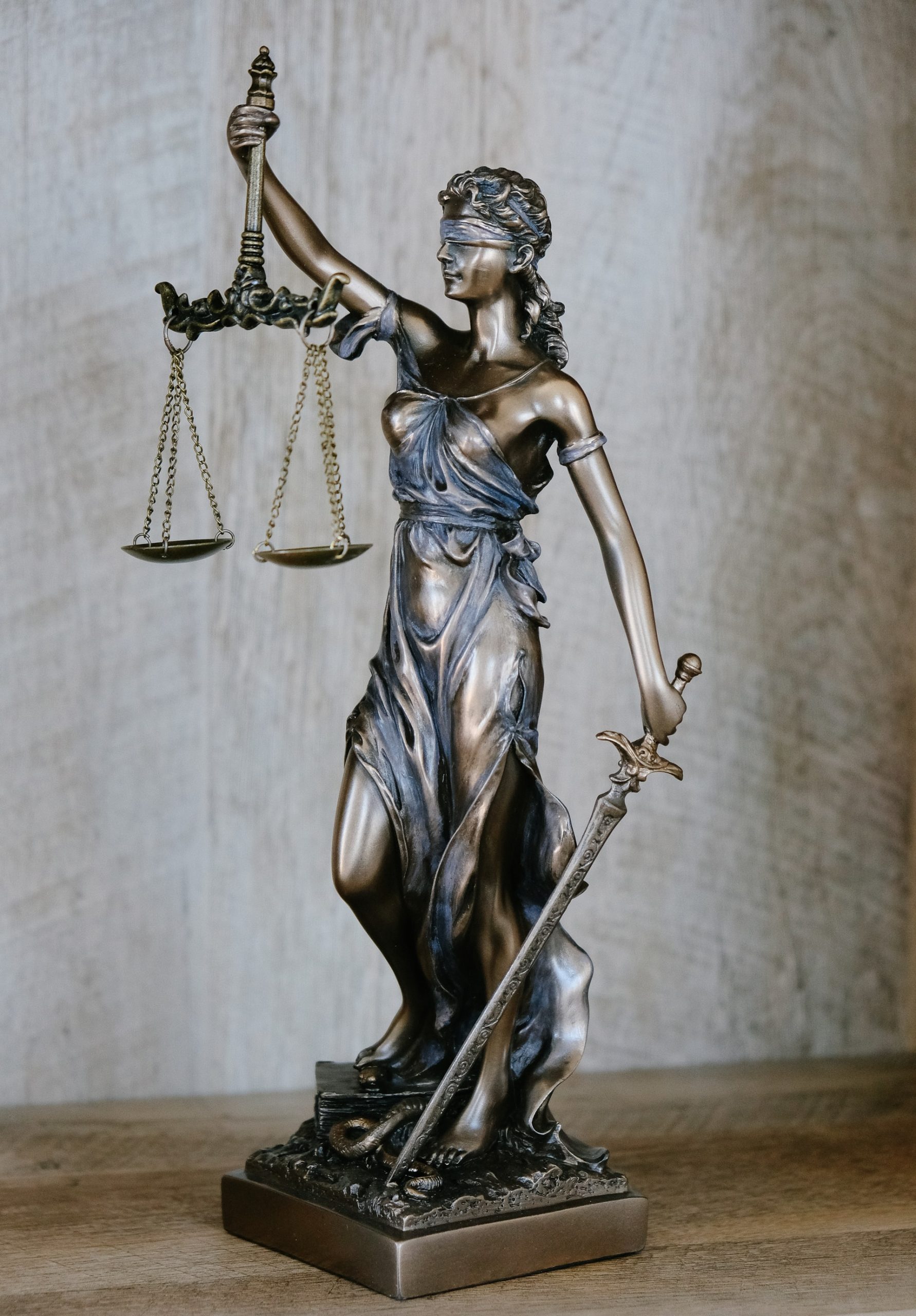 Wat is het verschil tussen een incasso-jurist en een incasso-advocaat?
